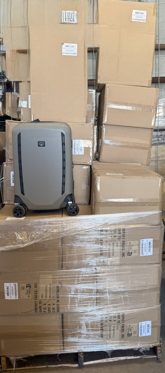 (26) Osprey Travel Wheeled Luggage - Carry On