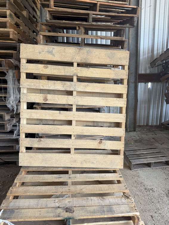 (100+) Pallets