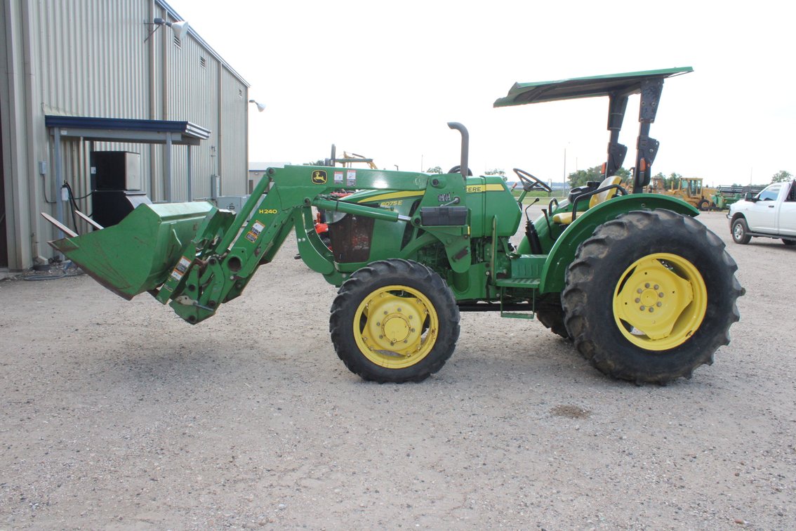 John Deere 5075E Tractor