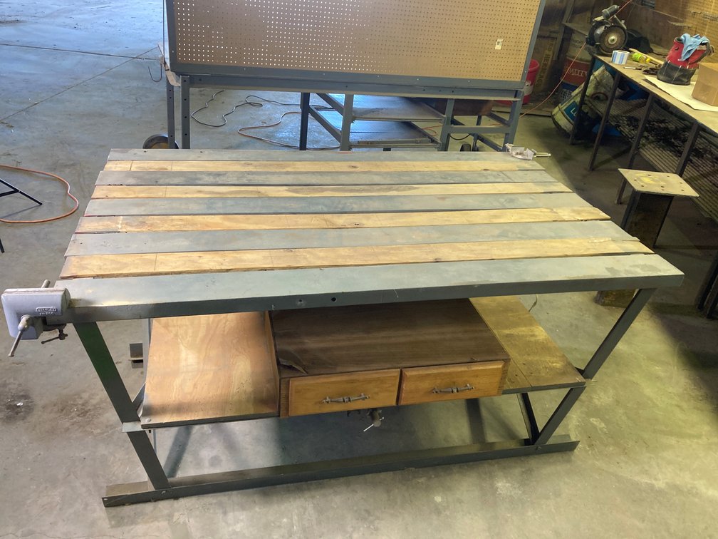 Medium duty work bench