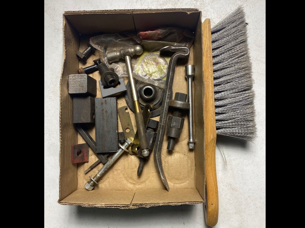 Box lot Miscellaneous tools 