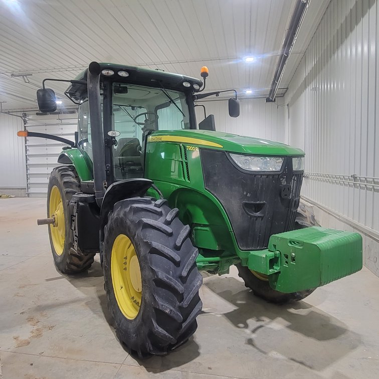 Image for John Deere 7200R
