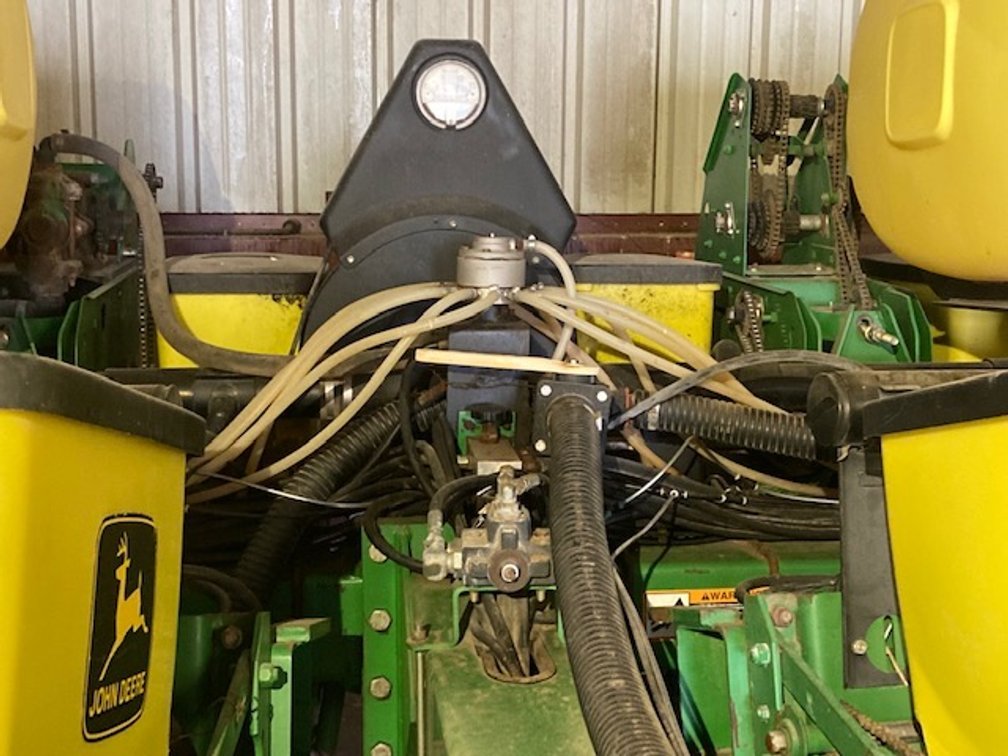 Image for John Deere 1760 Planter