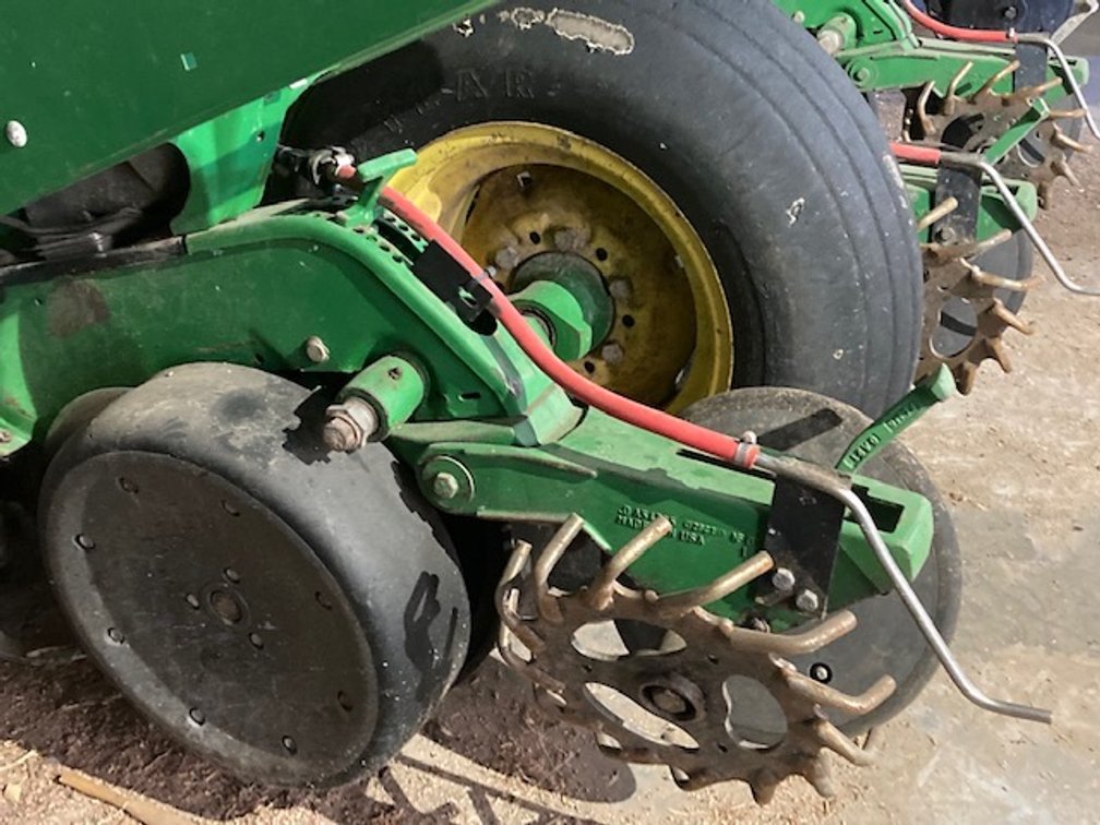 Image for John Deere 1760 Planter