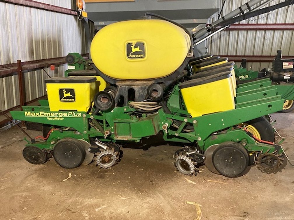 Image for John Deere 1760 Planter