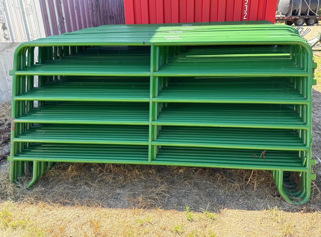10 HW Brand 10ft Panels with pins