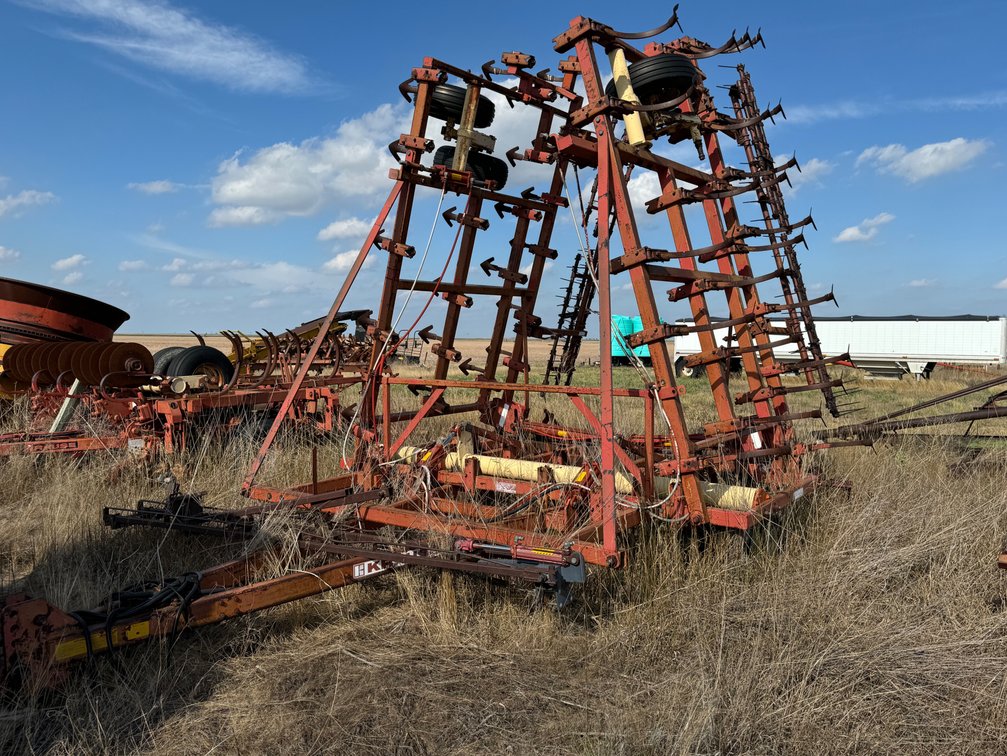 Krause 4133 field cultivator
