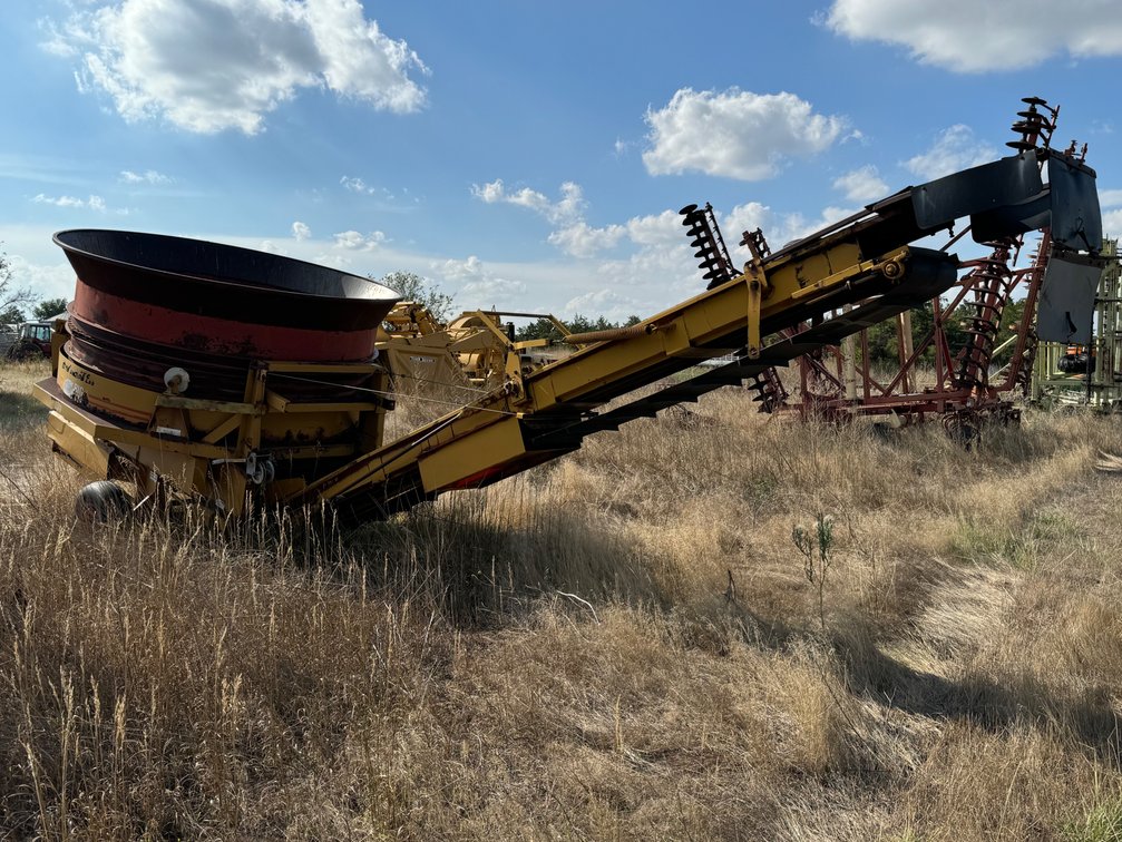 Haybuster for parts or scrap