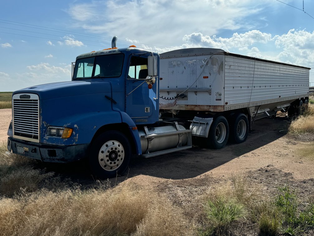 ‘94 Freightliner and ‘79 Tempte Grain trailer 