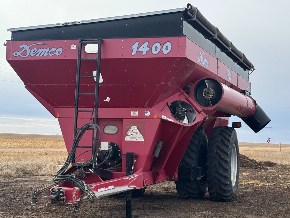 DEMCO 1400 Grain Cart