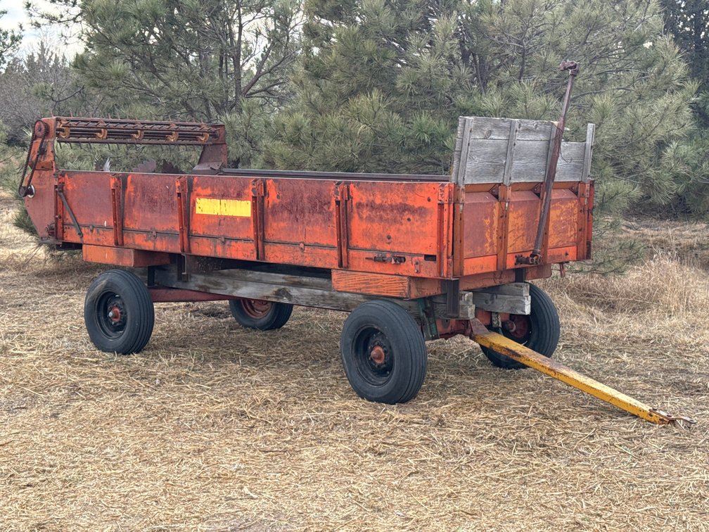 Farmhand Manure spreader