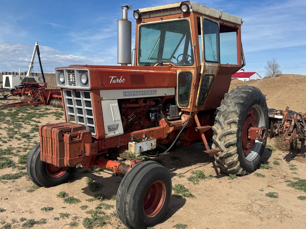 1973 1066 Farmall