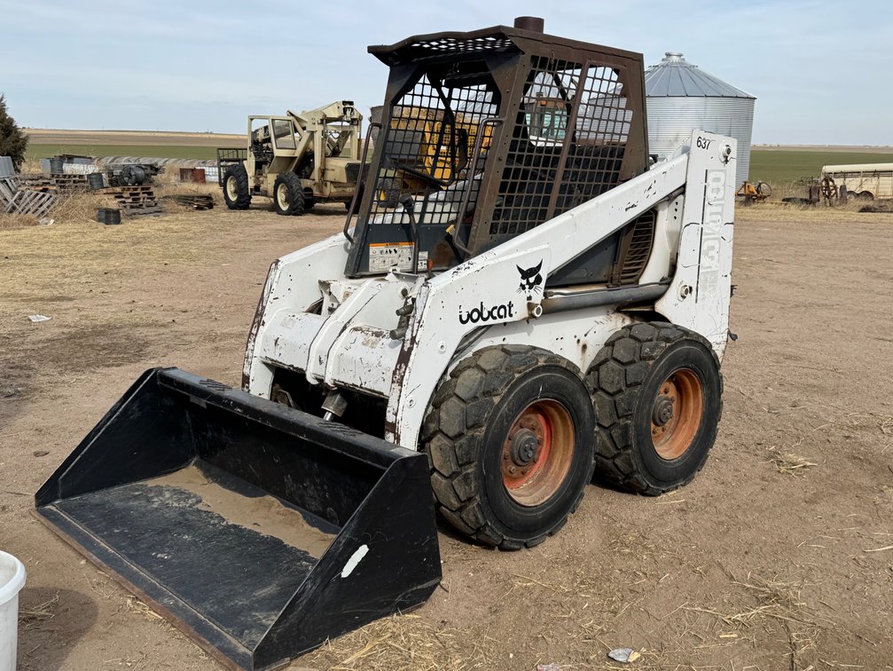 Bobcat 853 skid steer
