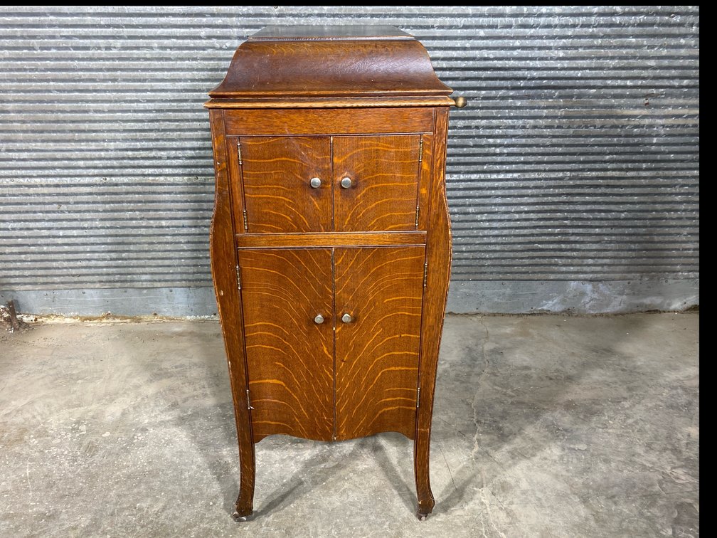 Victor Phonograph 