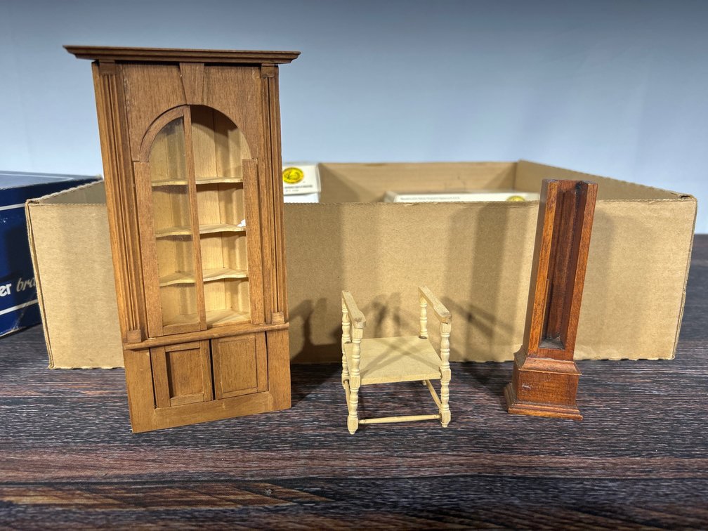 Dollhouse furniture 