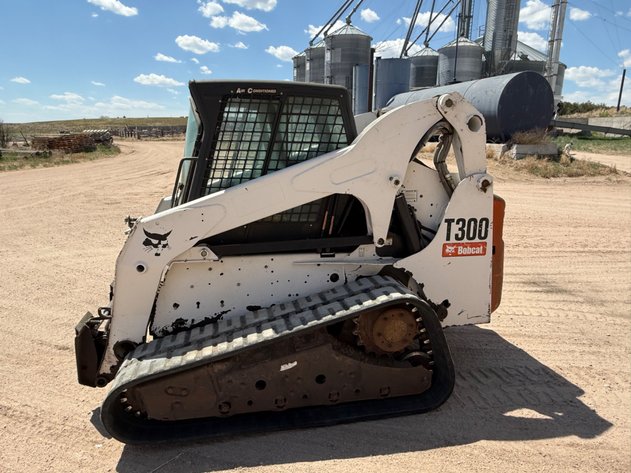 2009 Bobcat T300 Track Skid Steer