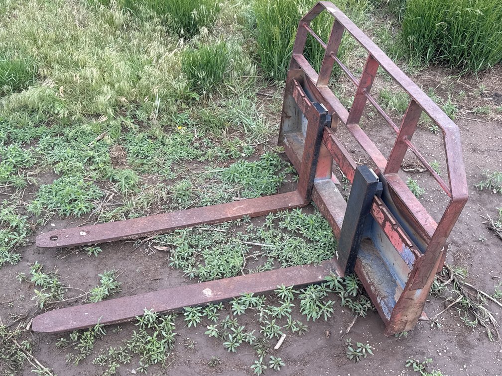 Skid Steer Pallet Forks