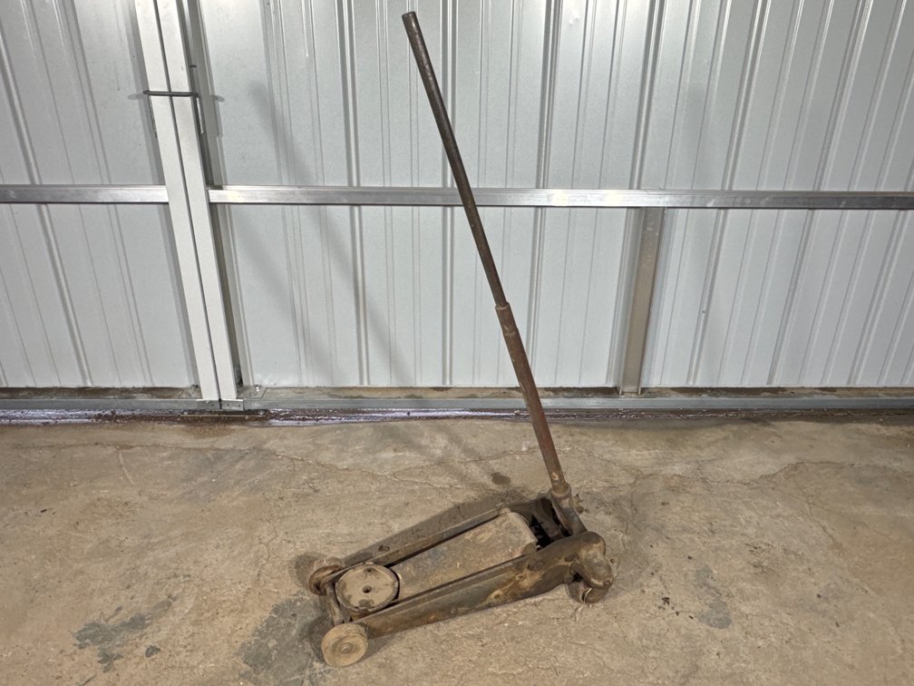 Walker Hydraulic Jack