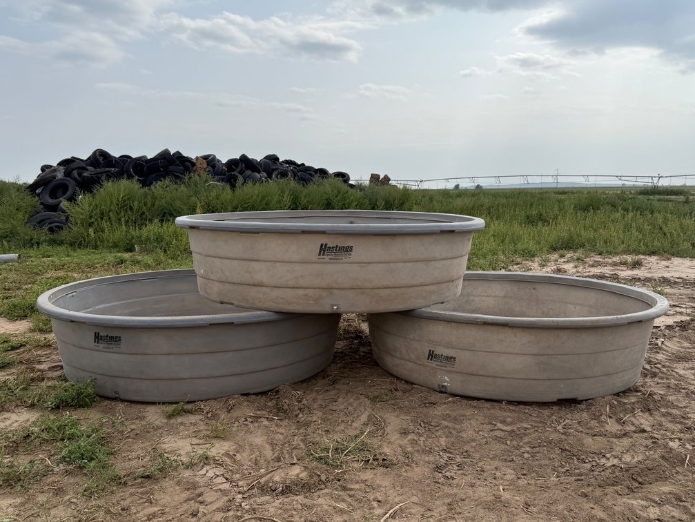 8ft Water Tanks lot 1