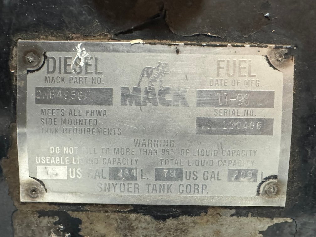 Image for 1997 MACK RD688S