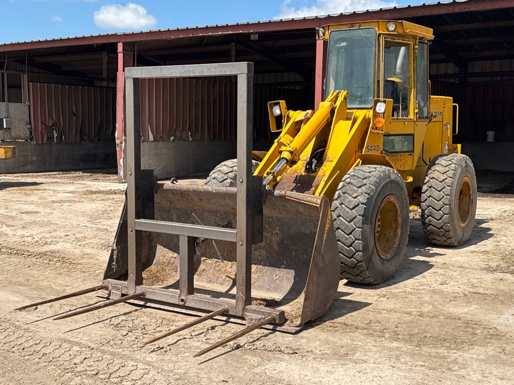 JD 544D Loader