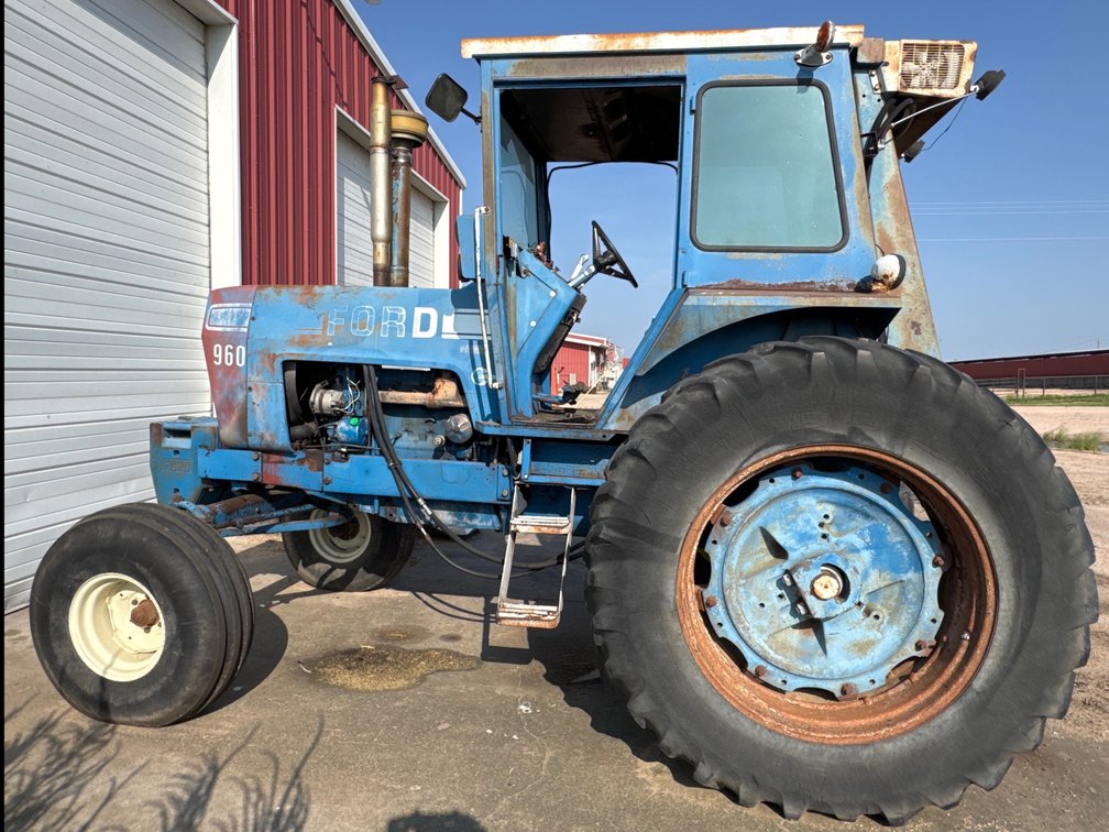 Ford 9600 Tractor 