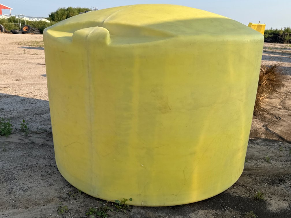 1300 Gal Pivot Tank