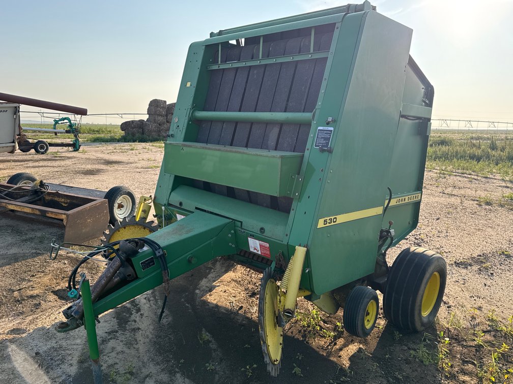 JD 530 Baler