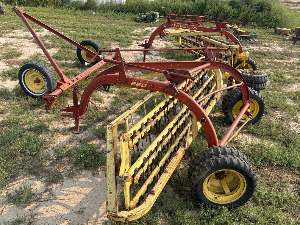 New Holland Rakes with Dolly