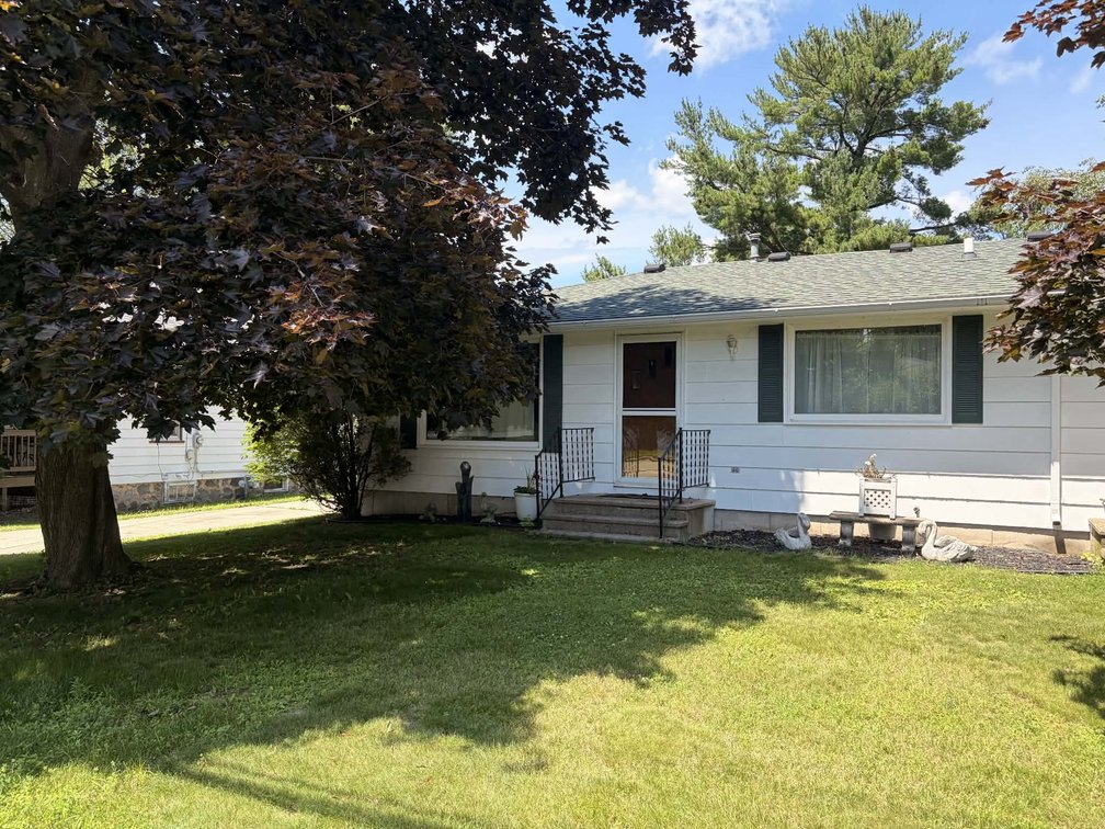 REAL ESTATE-115 Sunset Ave Shawano Wi.