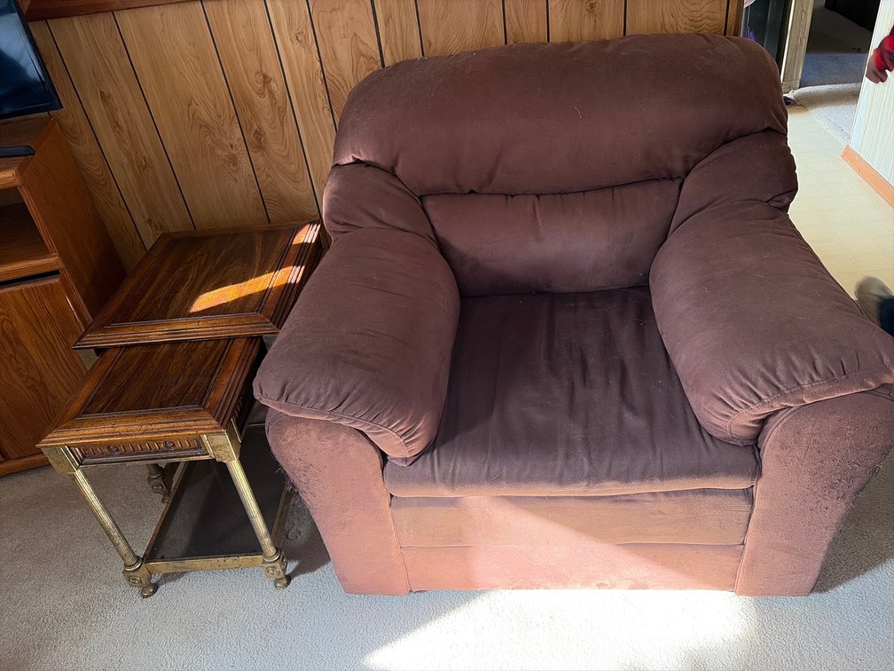 CHAIR & TABLE