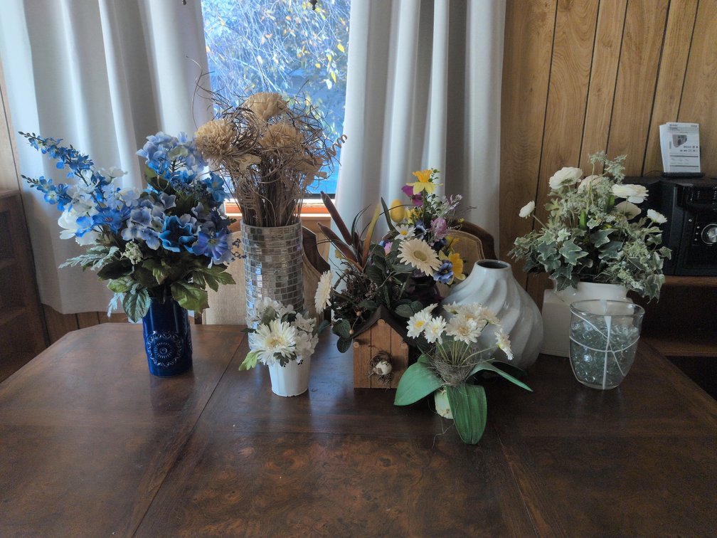 FAUX FLORAL DECOR