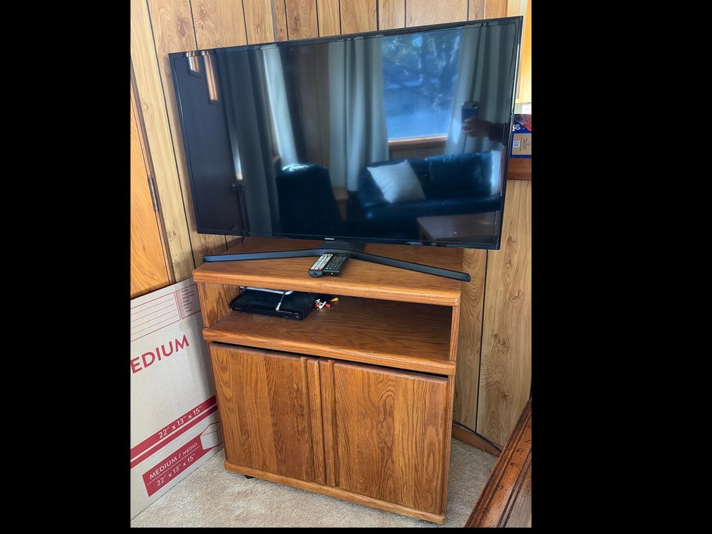HOME ENTERTAINMENT CENTER