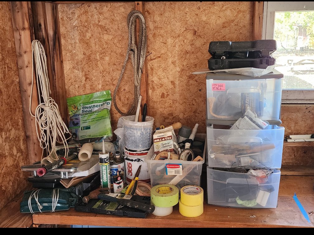 PAINTING & HARDWARE CONTENTS