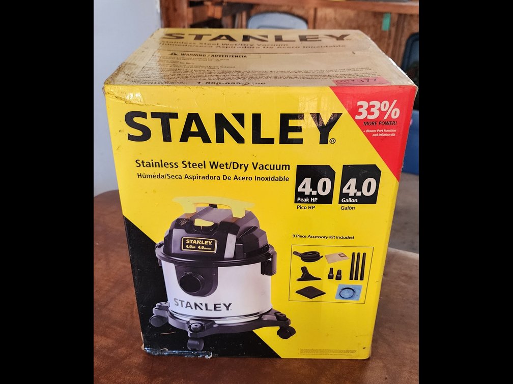 STANLEY 4 GALLON SHOP VAC