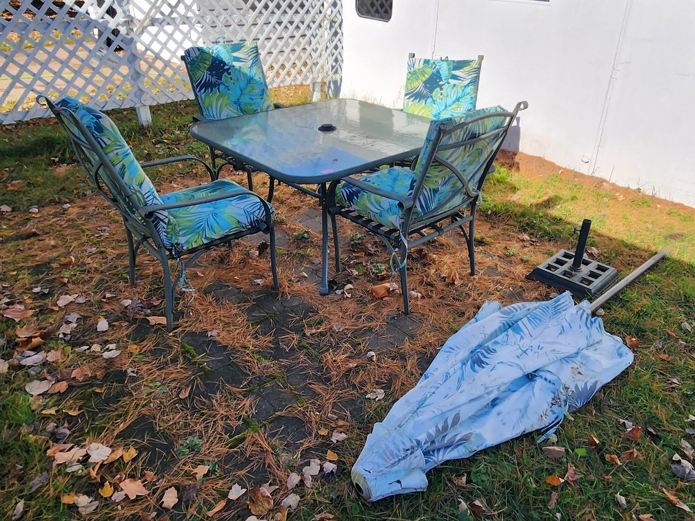 OUTDOOR PATIO SET