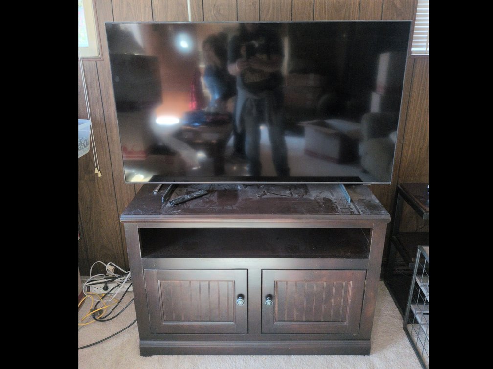 SAMSUNG 50" TV W/ CABINET