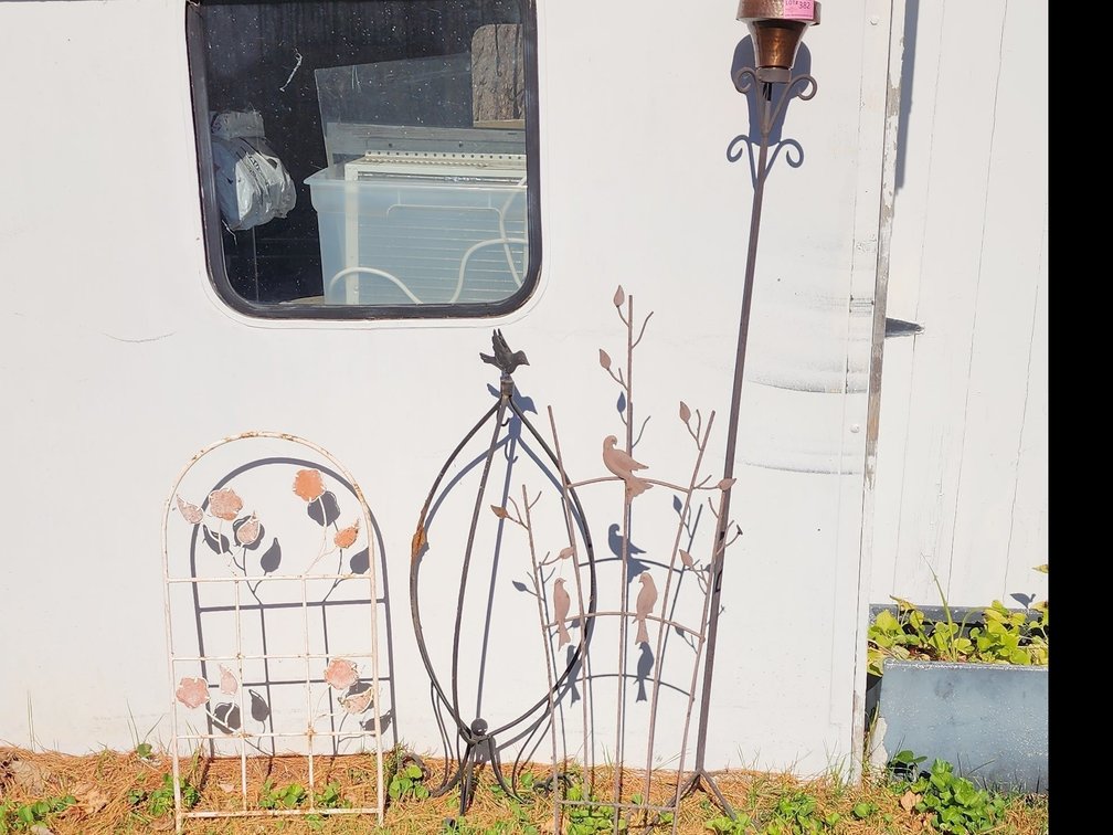 YARD DECOR
