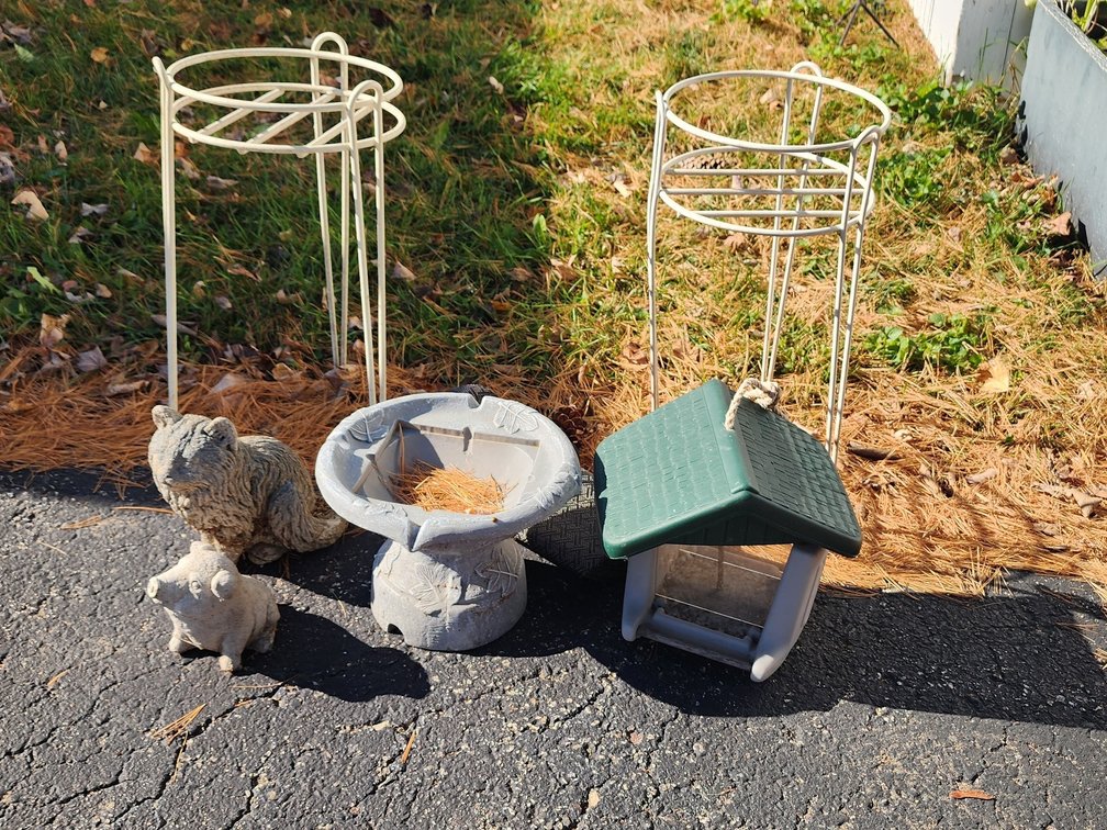 YARD ART