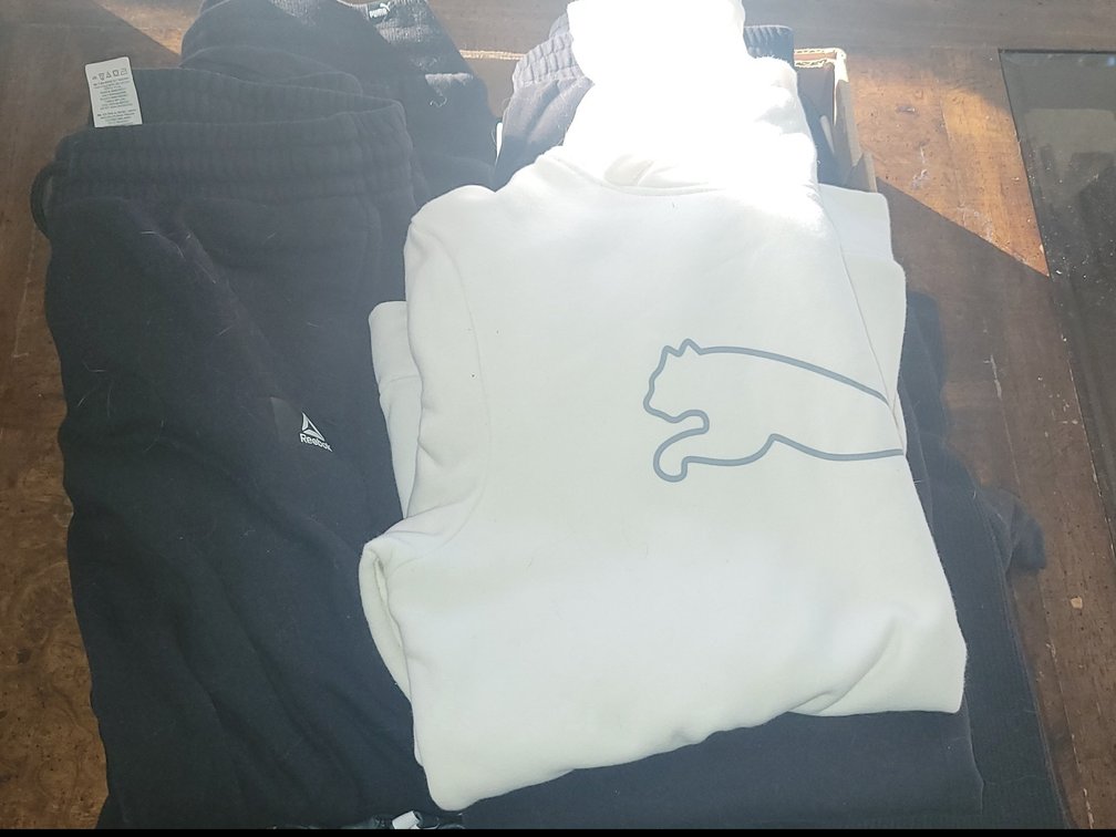 JOGGERS & SWEAT SHIRT