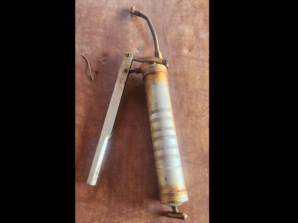 GREASE GUN