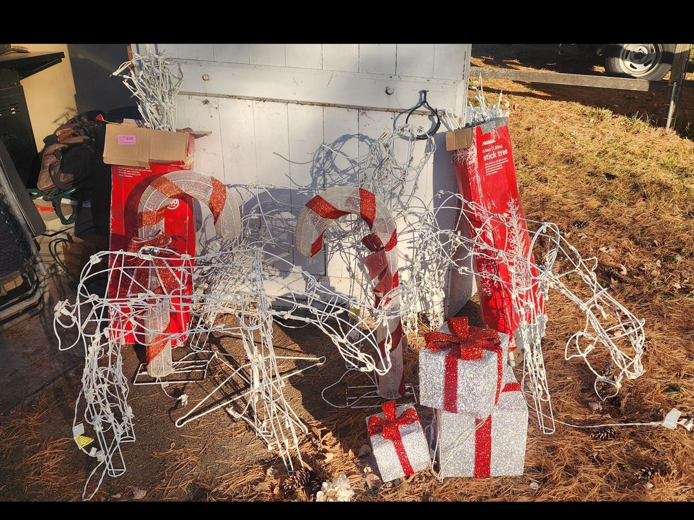 CHRISTMAS DECOR