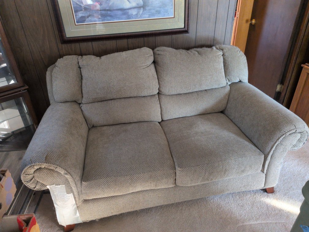 LOVE SEAT