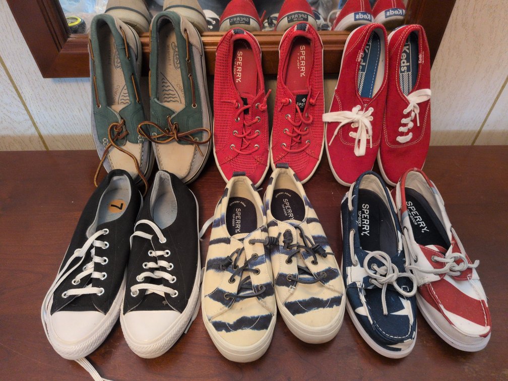 WOMENS NAME BRAND SHOES