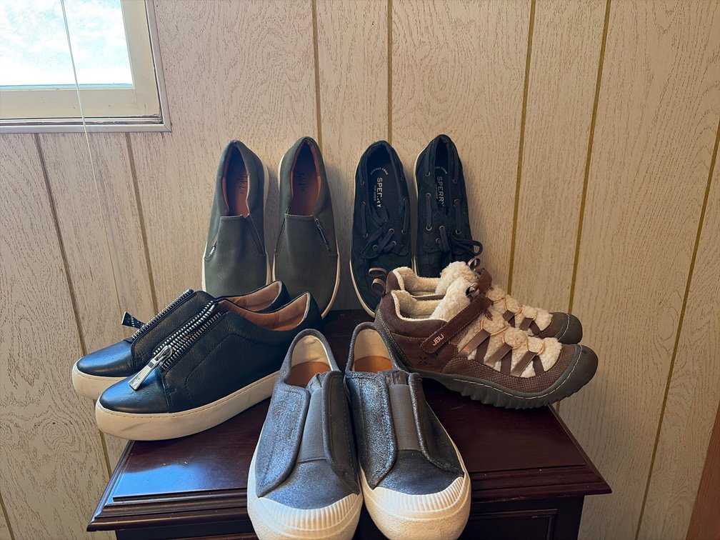 WOMENS NAME BRAND SHOES SIZE 7-1/2