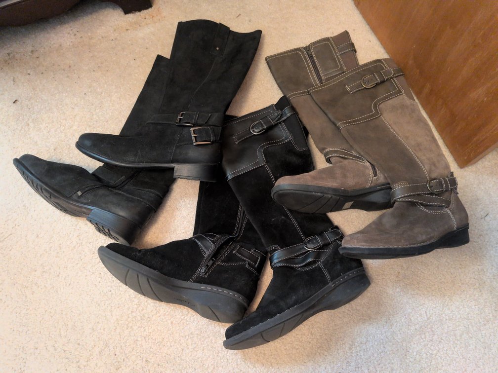CLARKS BOOTS SZ 7
