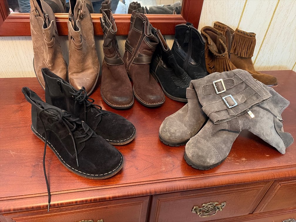 WOMENS NAME BRAND ANKLE BOOTS