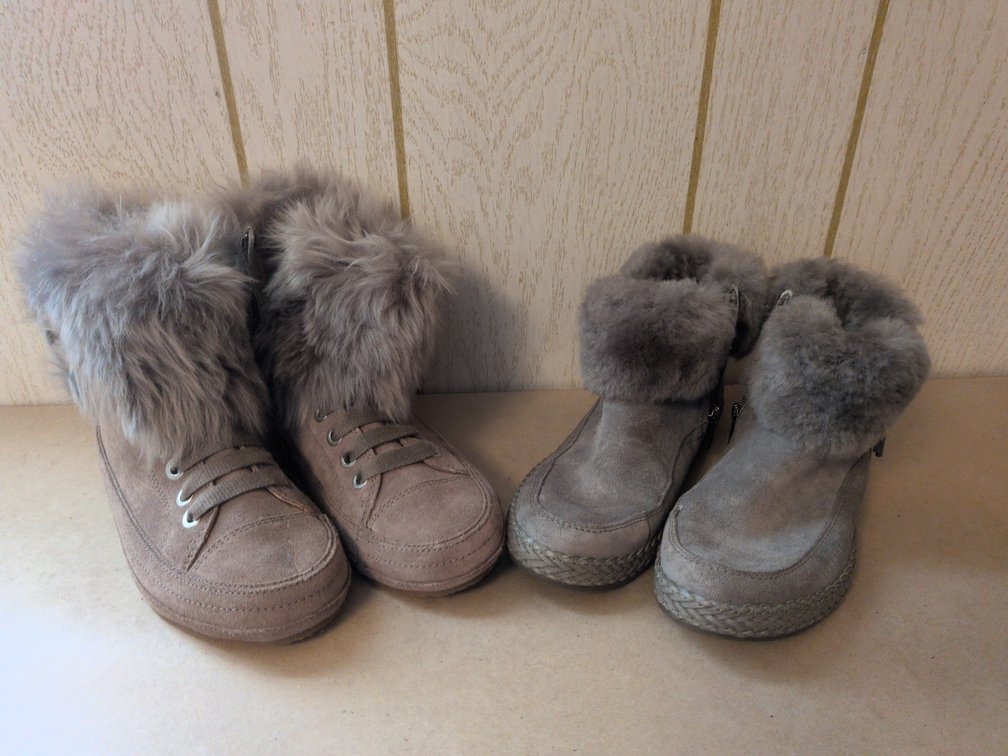 UGGS SZ 7 - NEW