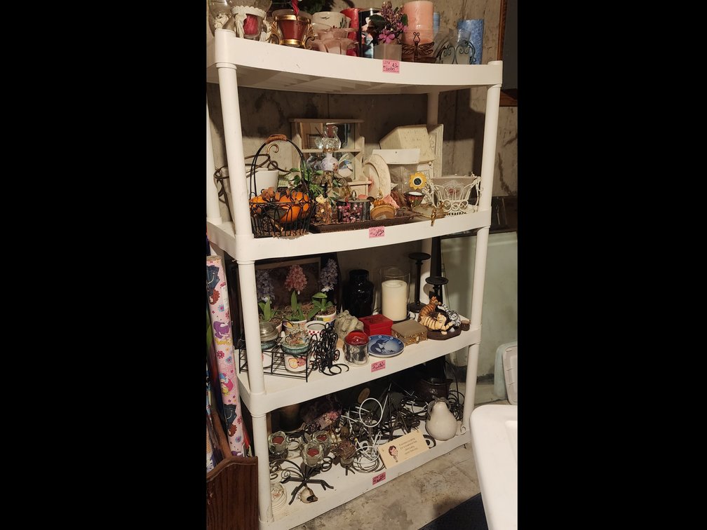 PLASTIC SHELF