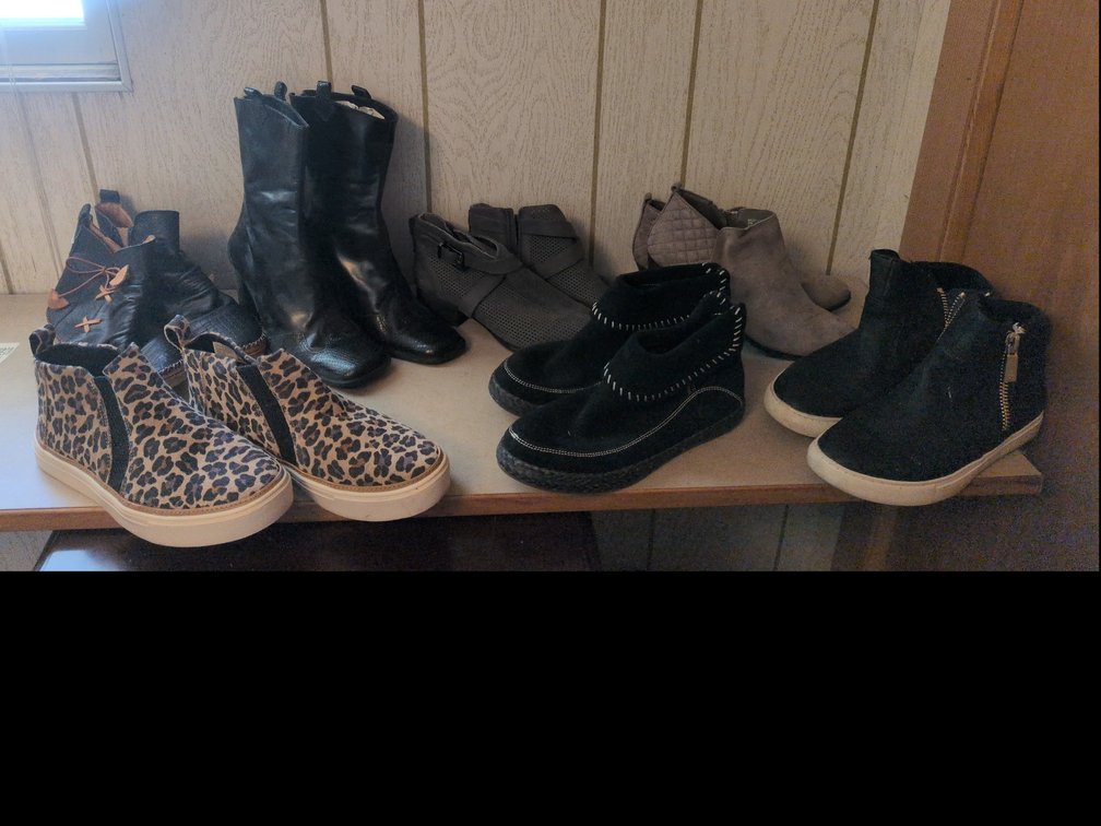 WOMEN'S ANKLE BOOTS SZ 7